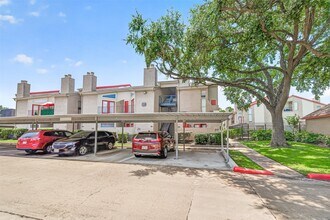 Building Photo - 10855 Meadowglen Ln