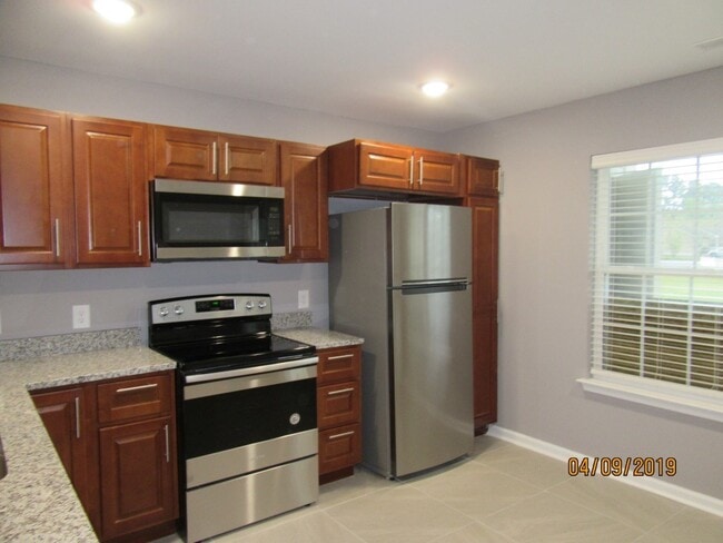 Building Photo - 4134 Horseshoe Rd N