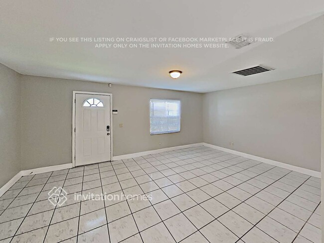 Building Photo - 302 Iowa Woods Cir W