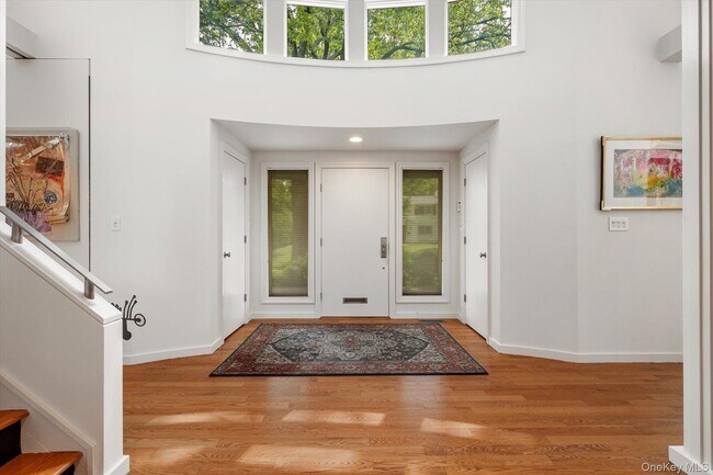 Building Photo - 16 Polo Field Ln
