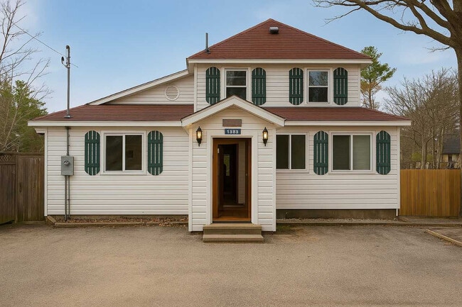 Building Photo - 1383 Muskoka District Road 169