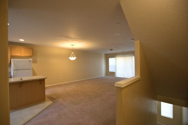 Building Photo - Lafayette 12 Plex