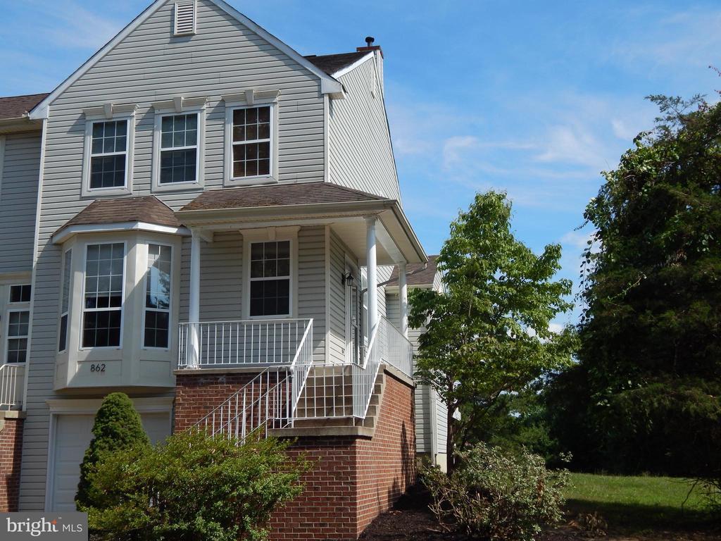 Foto principal - 862 N Waterford Ln