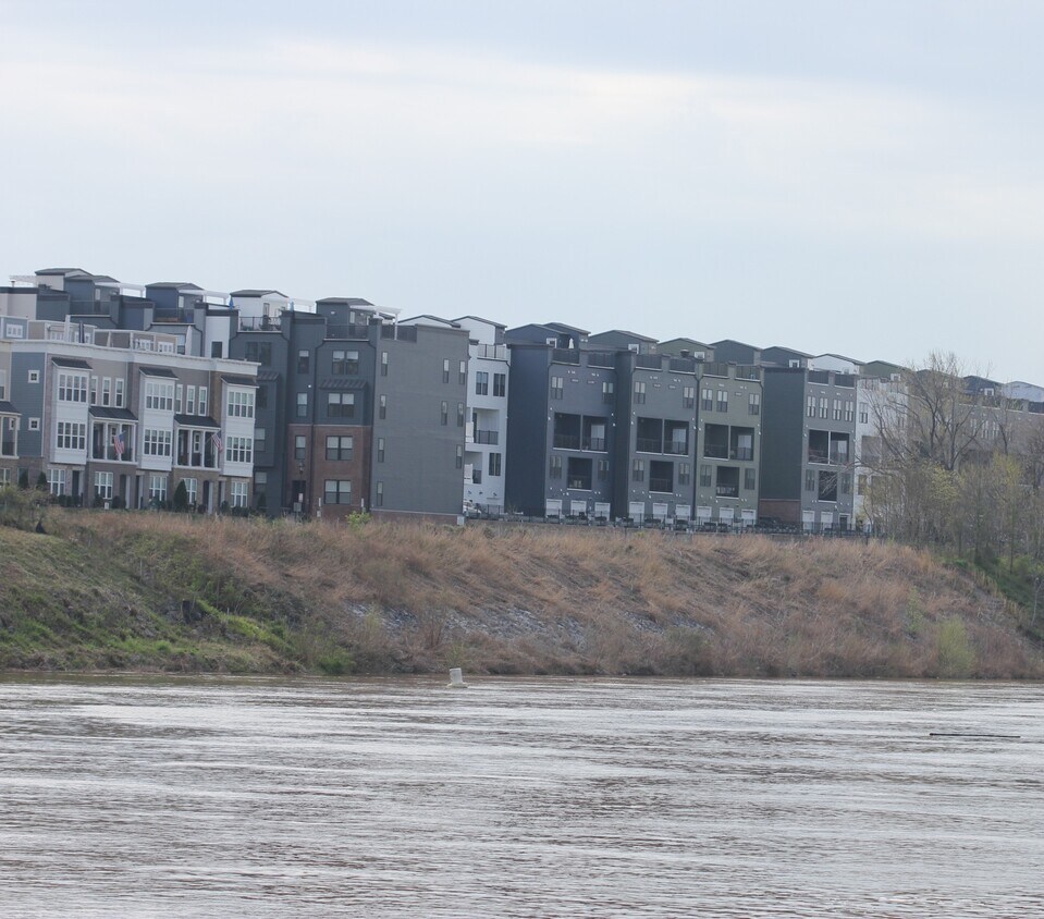 Riverside Apartment - 5264 Old Main St