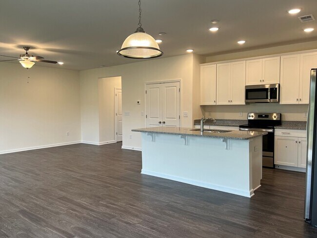 Foto del edificio - Brand New 3 Bedroom Home Available NOW in ...