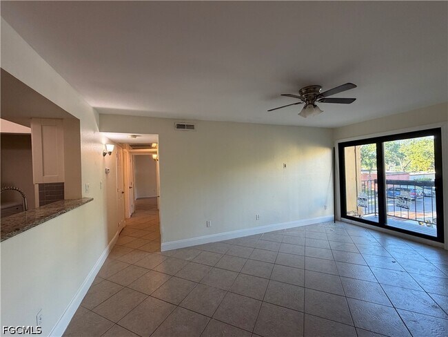 Foto del edificio - 2925 Winkler Ave