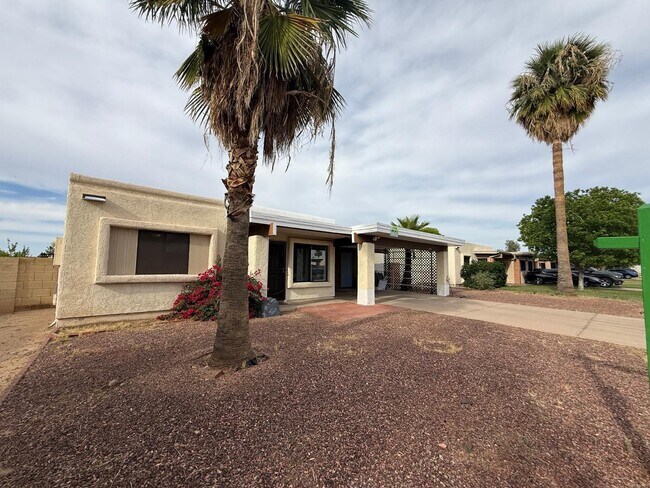 Building Photo - 2714 W Ellis Dr