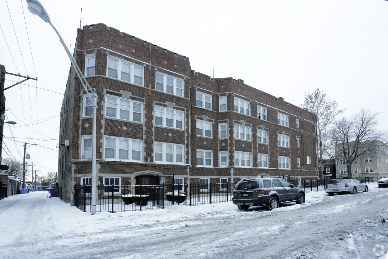 7801 S Bennett Ave, Chicago, IL 60649 - Apartments in Chicago, IL ...