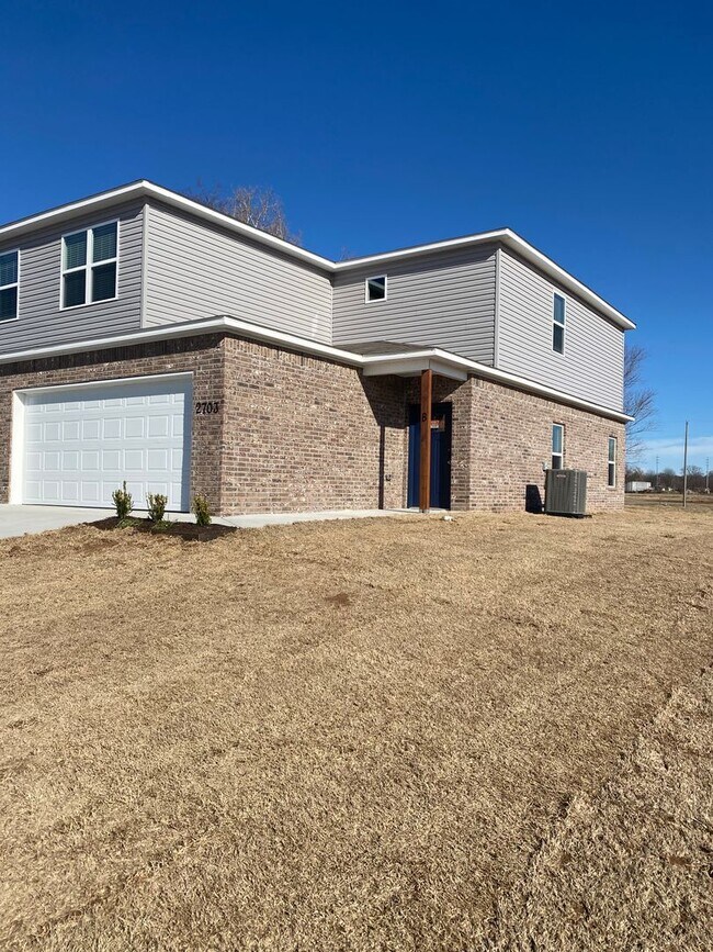 Foto del edificio - *New Year, New Home Special* Three Bedroom...