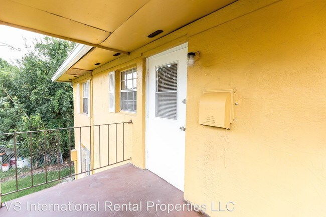 Foto del edificio - 1627 W Oak Ridge Rd