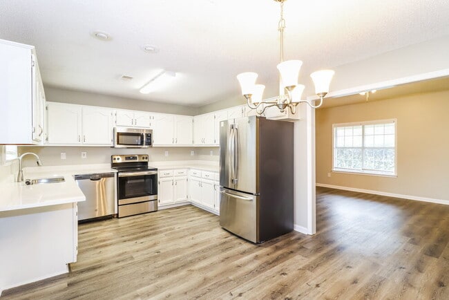 Foto del edificio - 3915 Woodland Dr