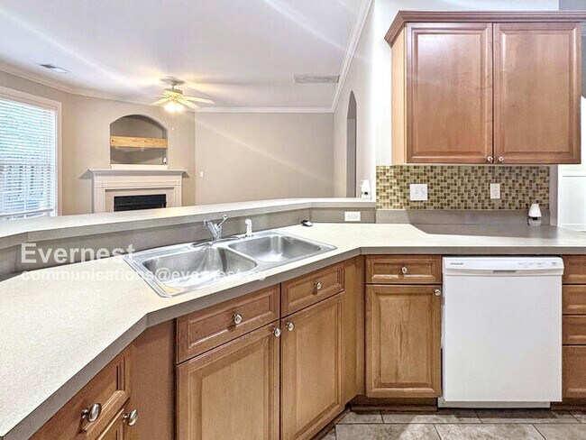 Foto del edificio - 5808 Colony Ln