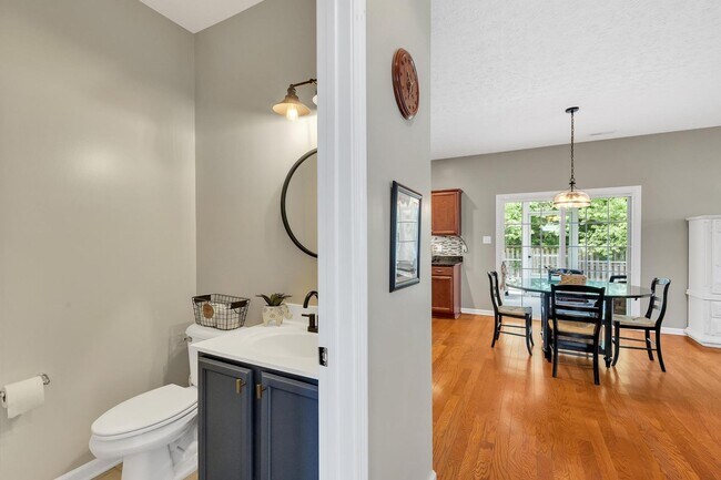 Foto del edificio - 108 Long Pond Dr