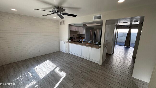 Foto del edificio - 7740 E Heatherbrae Ave