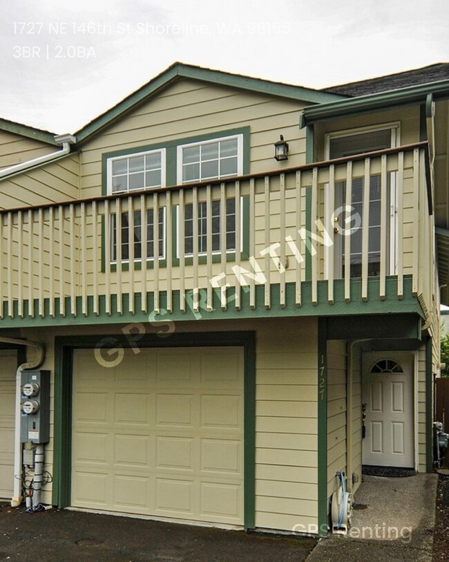 Building Photo - Shoreline Townhouse with great fenced yard