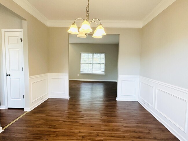 Building Photo - 1215 Grey Rock Way