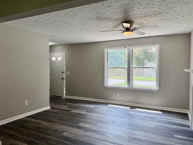 Foto del edificio - 10415 Virginia Pine Ln