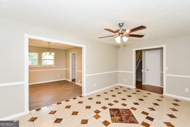 Foto del edificio - 6544 Cameron Rd