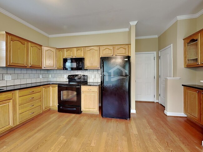 Building Photo - 1935 Shillington Dr