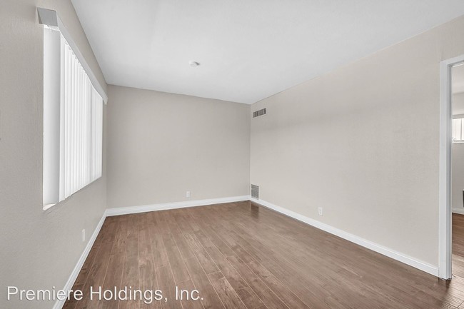 Building Photo - 2413 Sunrise Ave