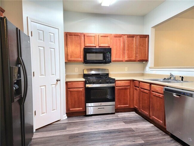 Building Photo - 2170 Executive Dr