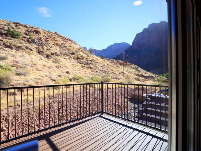 Vista desde la puerta del dormitorio - 115 Trapper Cir