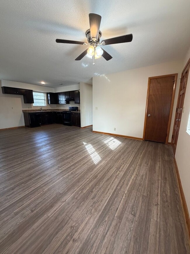 Foto del edificio - 189 Warden Dr