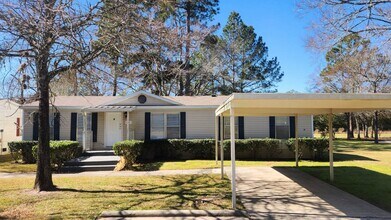 Building Photo - 30411 Valley Oaks Dr