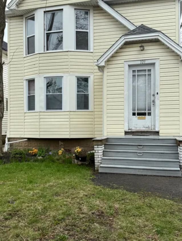 Primary Photo - 109 Shepard Ave