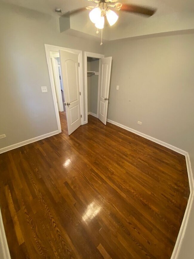 Building Photo - 5114 N Kimball Ave
