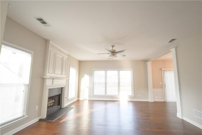 Foto del edificio - 4113 Glenaire Way NW