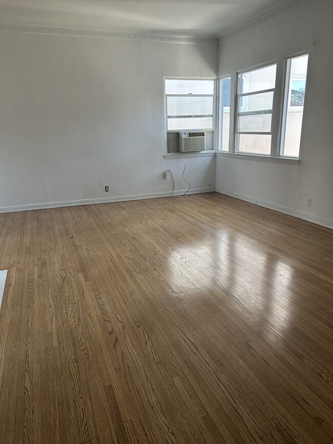 Foto del edificio - 132 1/2 N Orlando Ave