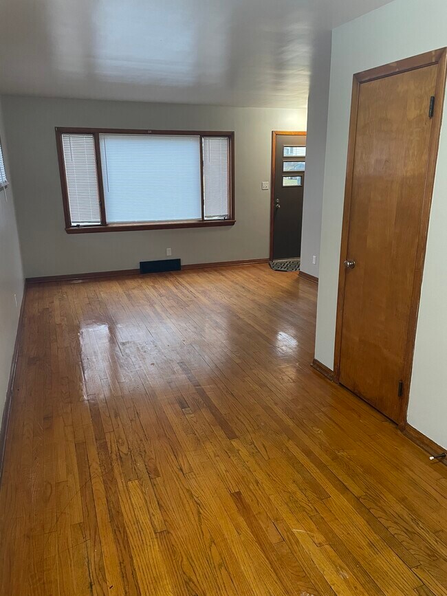 Building Photo - 1396 Goodyear Blvd