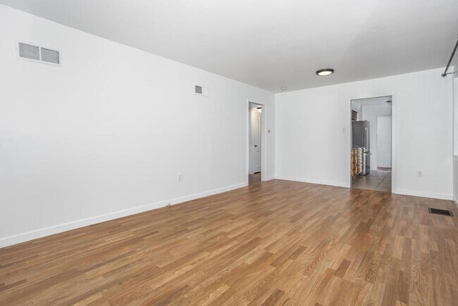 Foto del edificio - 4038 Cherokee Ave