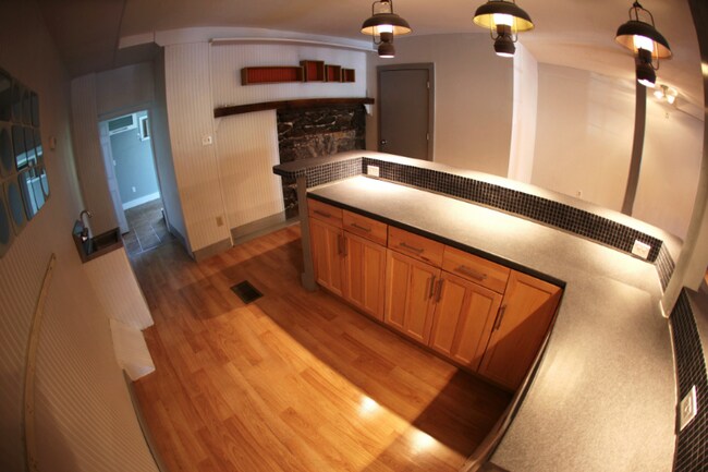 Building Photo - 1081 Creek Rd