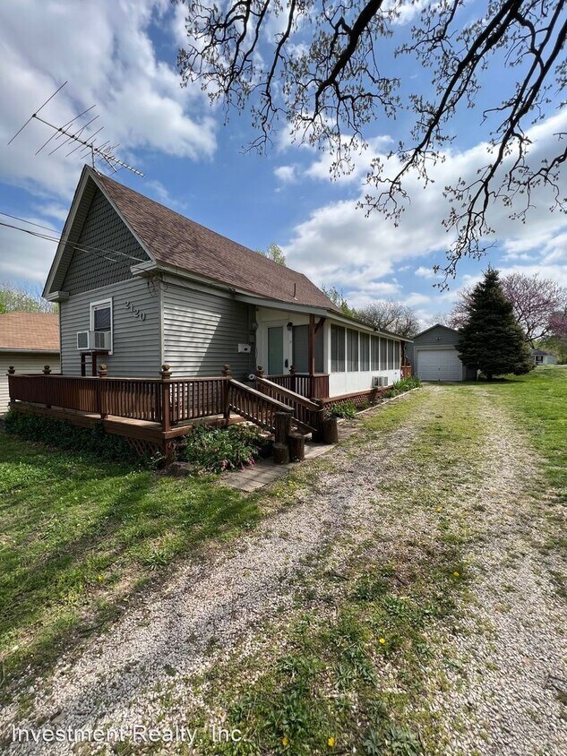Primary Photo - 2 br, 1 bath House - 2120 N East Ave