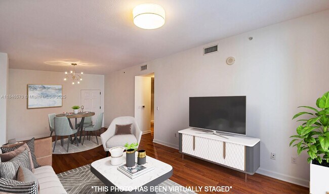 Foto del edificio - 8395 SW 73rd Ave