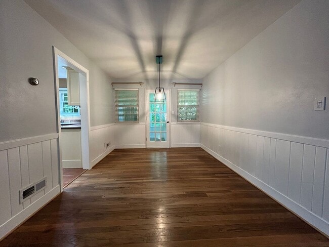 Building Photo - 3301 Brookside Ln