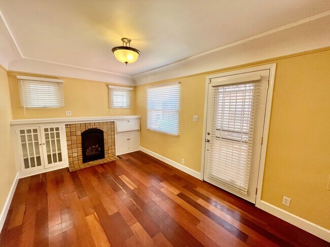 Foto del edificio - 1bd/1bth Cottage-Style Condo in University...
