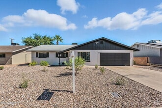 Building Photo - 1132 E Bishop Dr