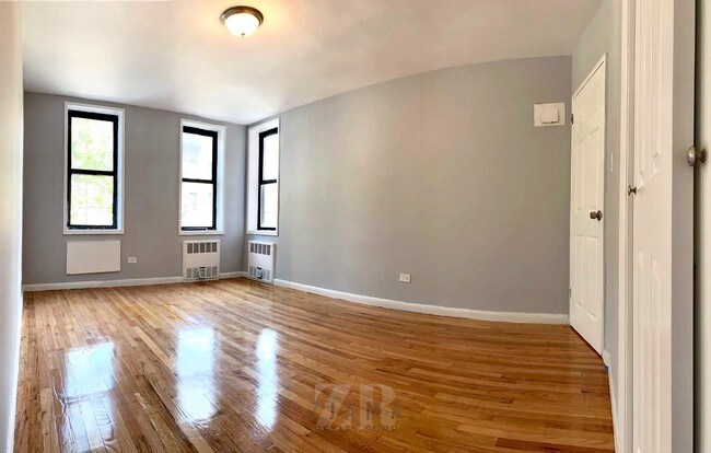 Building Photo - 222 E 17th St