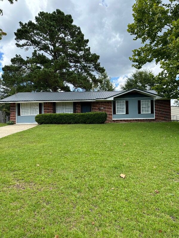 Foto principal - 2211 Shannondoah Dr
