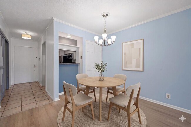 Foto del edificio - 7920 Rockwood Ln
