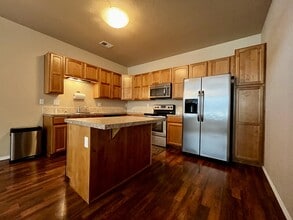 Building Photo - 6915 W 3rd St