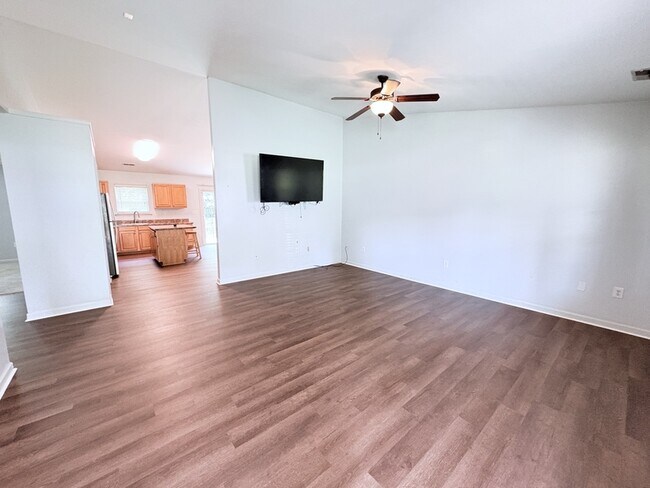 Foto del edificio - 112 Rose Ln