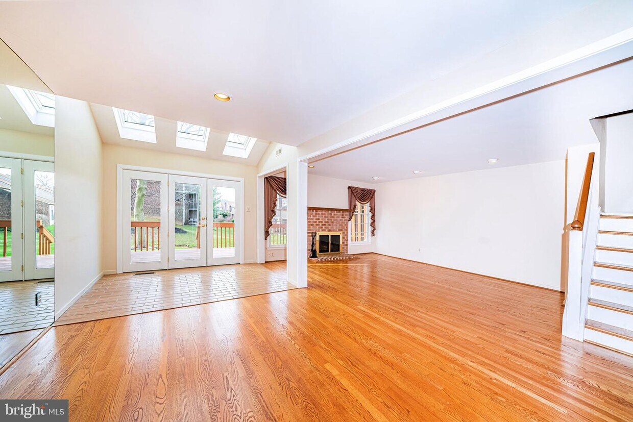 72 Shelbourne Ct, Chesterbrook, PA 19087 Townhome Rentals in