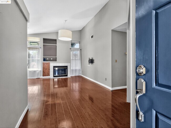 Foto del edificio - 5140 Homestead Way
