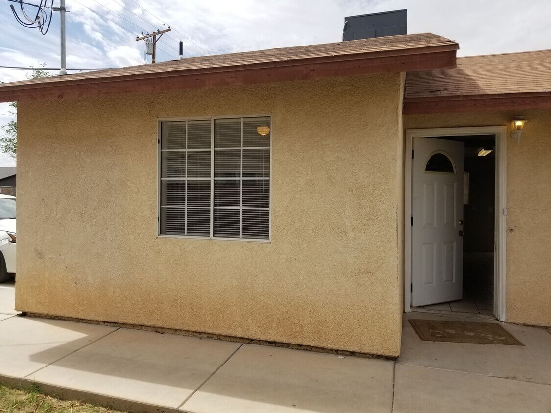 Primary Photo - 1102 G St