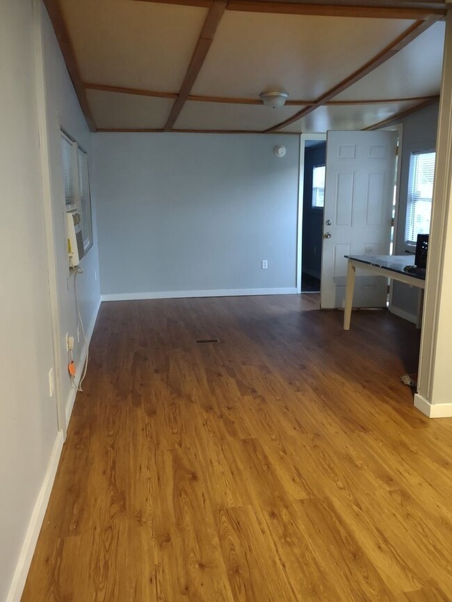 Building Photo - 3 BDRM - 1.5 BA SINGLEWIDE MOBILE-  INSIDE...