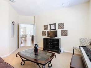Building Photo - 846 Orista Dr